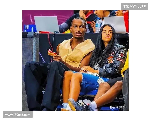 NBA花絮:球员幕后趣事大揭秘,赛场外的真实故事与精彩瞬间 NBA花絮:球员幕后趣事大揭秘,赛场外的真实故事与精彩瞬间